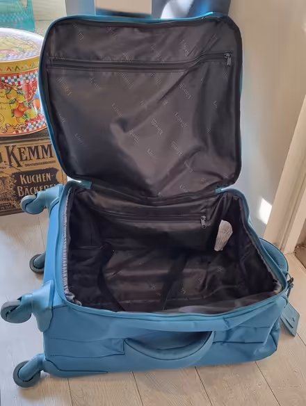 Photo of free Carry on Suitcase (Pyrmont) #3