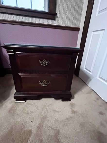 Photo of free Queen Ann bedroom set (Aurora Ontario) #4