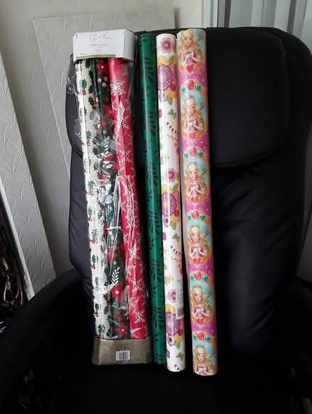 Photo of free wrapping paper (Wynford) #1