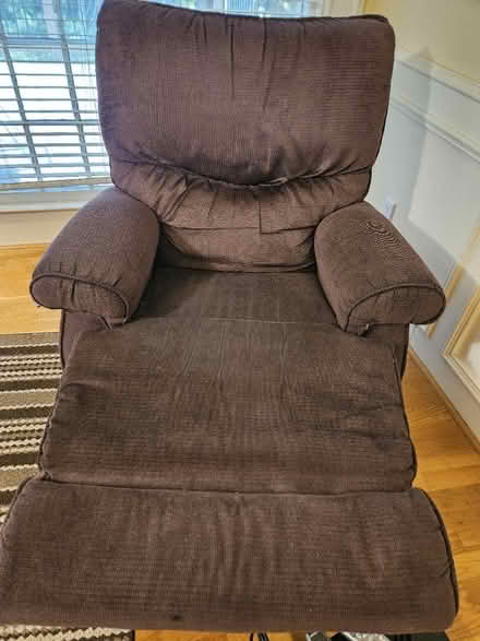 Photo of free Super comfy recliner (Between Woodstock/Roswell) #2
