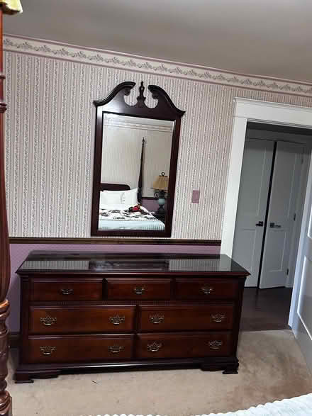Photo of free Queen Ann bedroom set (Aurora Ontario) #3