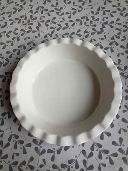Photo of free Deep pie dish, white (W13) #2