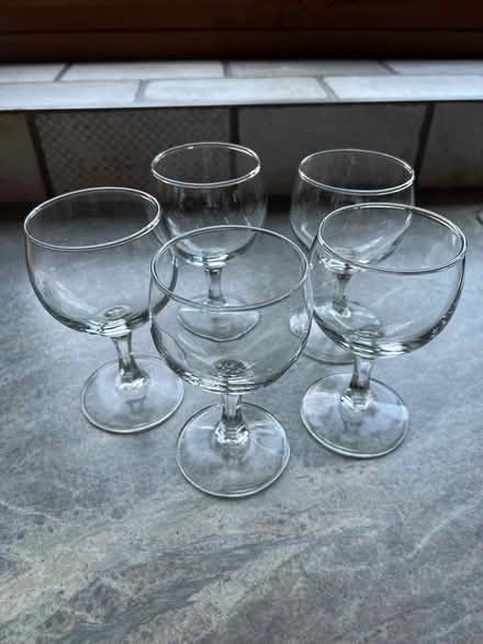 Photo of free 5 x Stemmed wine glasses (Fareham PO15) #1