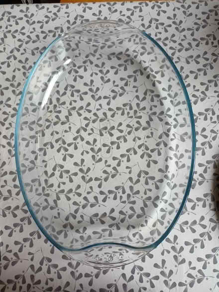 Photo of free Large Pyrex Dish (W13) #2