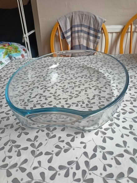 Photo of free Large Pyrex Dish (W13) #4