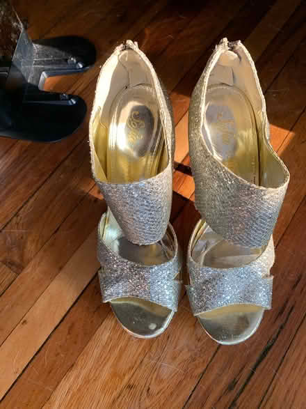 Photo of free Size 9 heels (Bronx) #1