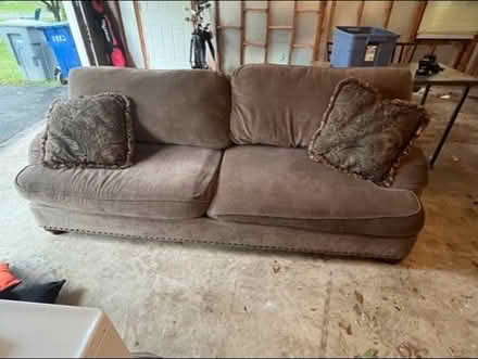 Photo of free Couch (Glencarlyn) #1