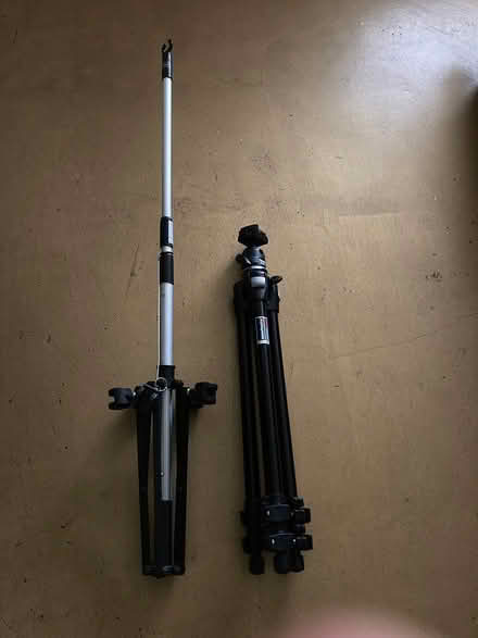 Photo of free Tripod and Stand (Hollywood) #1