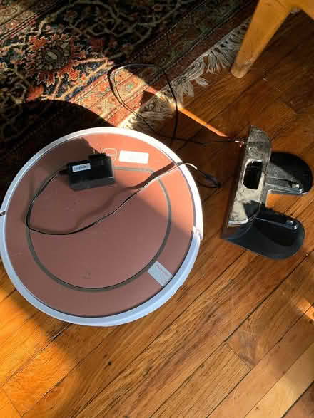 Photo of free Roomba type vacuum (Bronx) #1