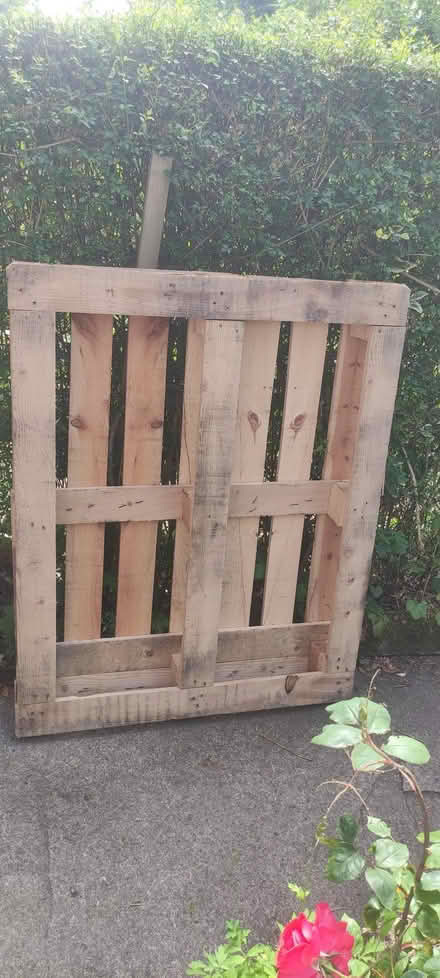 Photo of free Wooden pallet (Chapel Allerton LS8) #1