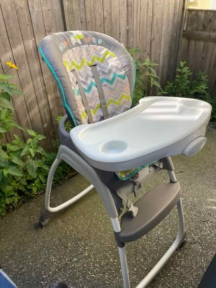 Photo of free High chair with tray (West Somerville) #1