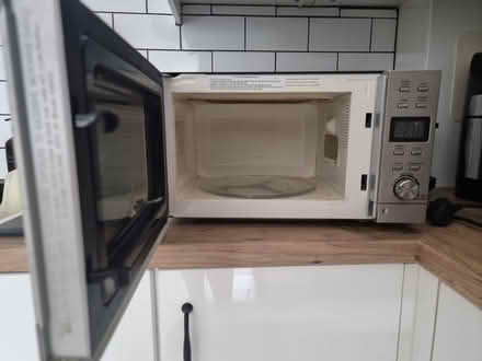 Photo of free Microwave (Sydenham SE26) #4