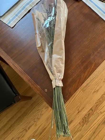 Photo of free lavendar bouquet (Woodside Plaza) #1