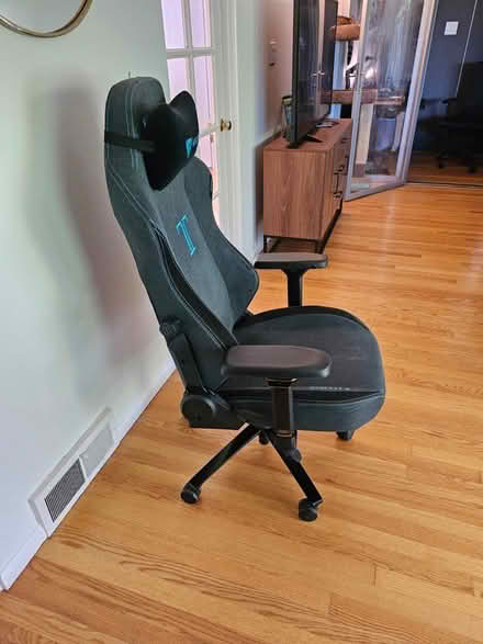 Photo of free Gaming desk chair (Carkeek) #2