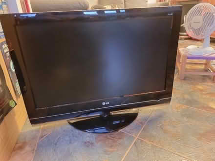 Photo of free flat screen tv (BT7) #1