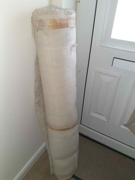 Photo of free Cream Rug (East Grinstead Ashplatts) #1