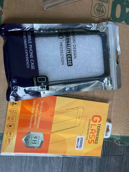 Photo of free Google phonecase & screen protector (LE2) #1