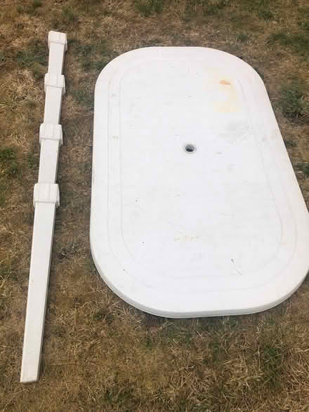 Photo of free Plastic garden table (Hoddesdon EN11) #1