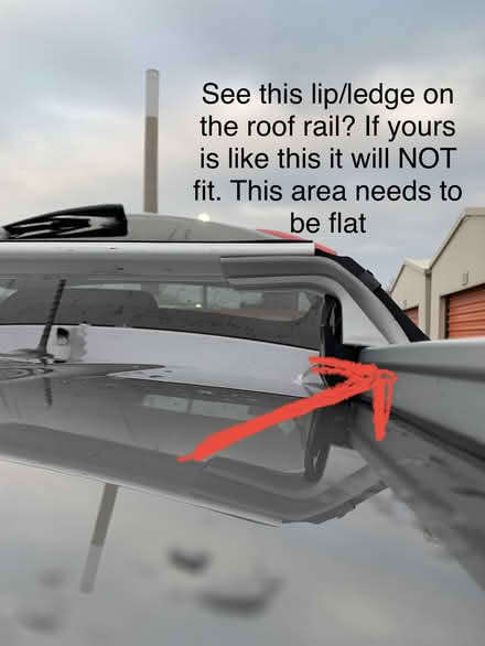 Photo of free older kia sportage roof rack (Downtown Toronto) #1