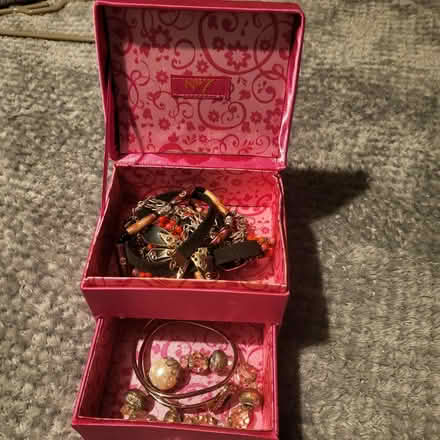 Photo of free Jewellery box & costume jewellery (Great Lever BL3) #1