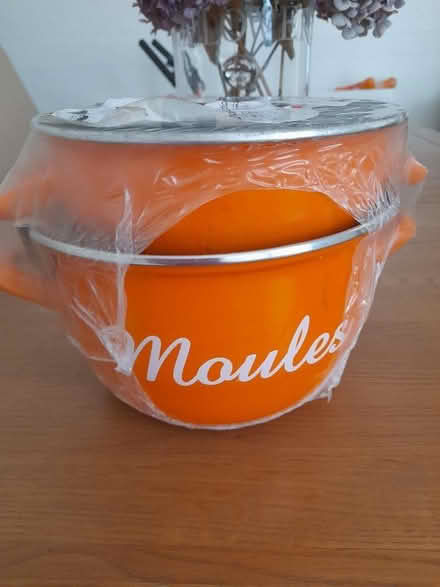 Photo of free Moules Pan 18cm unopened (Hollins BL9) #1
