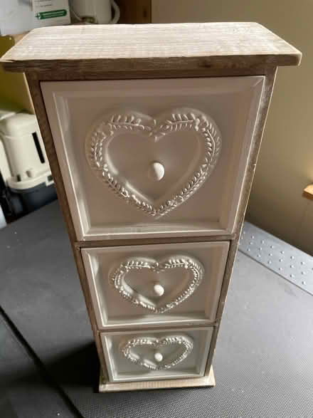 Photo of free Drawers (AL6 Ayot St Lawrence) #1