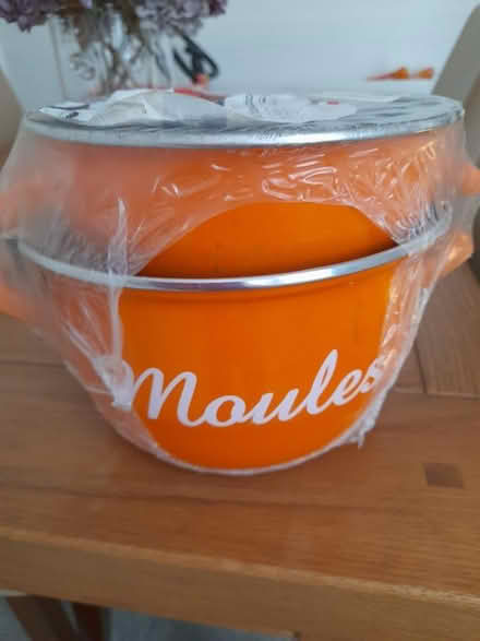 Photo of free Moules Pan 18cm unopened (Hollins BL9) #2
