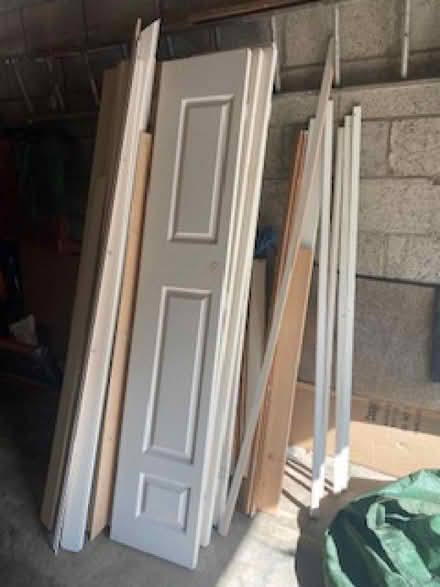 Photo of free 8x wardrobe doors (Pollokshaws G41) #1