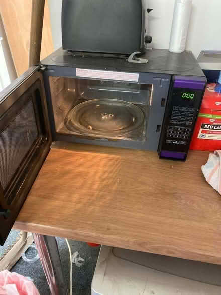 Photo of free Microwave old but working (Glenleigh Park TN39) #2