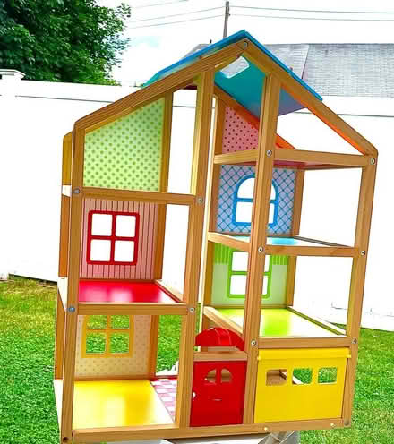 Photo of free Doll House and Playmobile People (Fair Lawn - near BWay station) #2