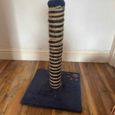 Photo of free Cat scratching post (Dorking RH4) #1