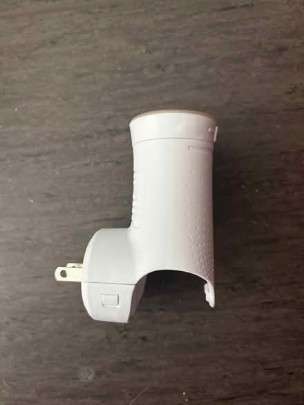 Photo of free Glade Plug-in Scented Oil Warmer (V6Z 1R3) #1