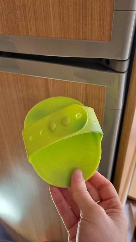 Photo of free Pet hair rubber brush (Levenshulme M19) #2