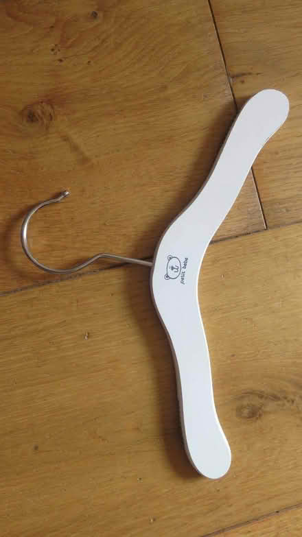 Photo of free Hanger for baby clothes (Risinghurst OX3) #1