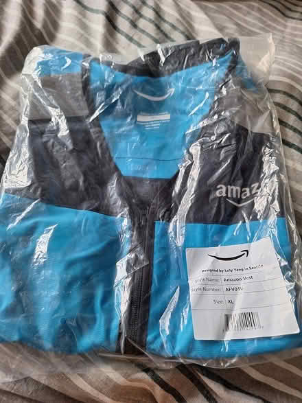 Photo of free Amazon hi viz (EH7) #1
