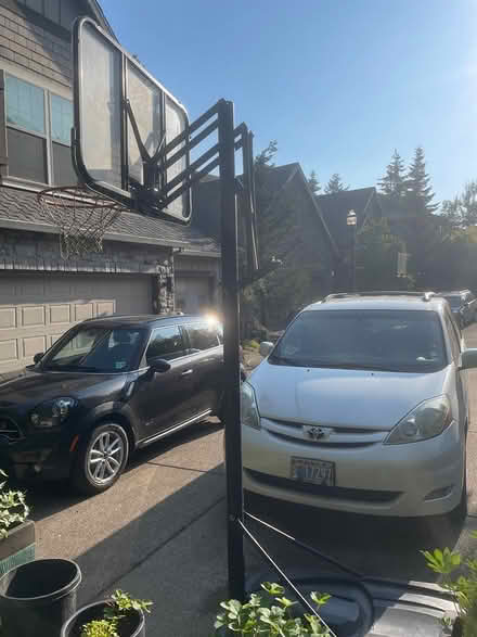 Photo of free basketball hoop (Portland Forest Heights) #2