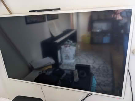 Photo of free Samsung Smart TV 47" (Berkhamsted) #2