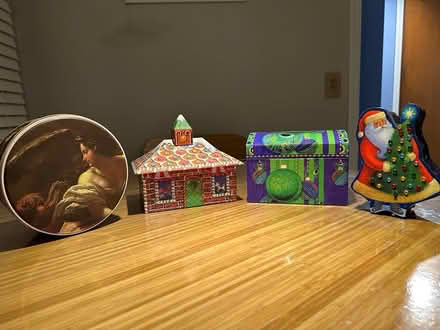 Photo of free Decorative gift tins with lids (Pittsford-Perinton) #2