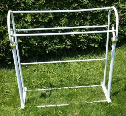 Photo of free towel stand (Viemount/Merivale area) #3