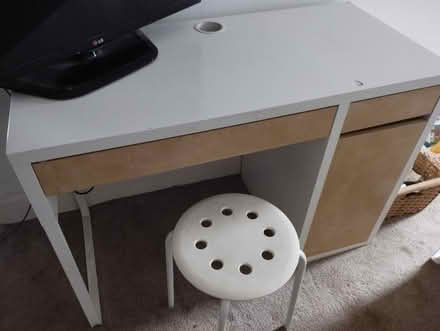 Photo of free White and pine desk and stool length 105cm (Farringdon Park PR1) #1
