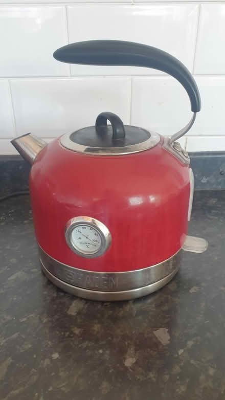 Photo of free Electric Kettle - working but switch doesn't stay on. (IP4) #2