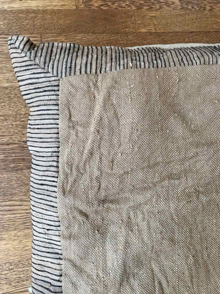 Photo of free Duvet cover snd insert (Beachwood Canyon) #2