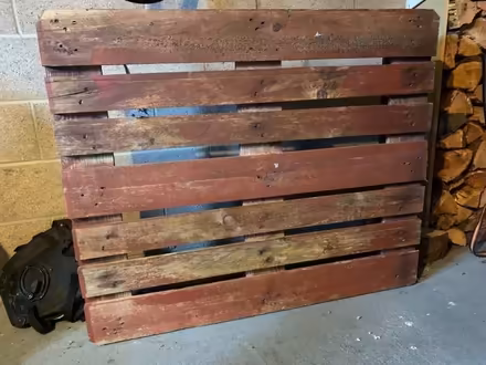 Photo of free Large wooden pallet (Oxenholme LA9) #1