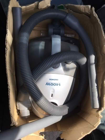 Photo of free Daewoo 1400W cylinder vacuum cleaner (Mappleborough Green B80) #1