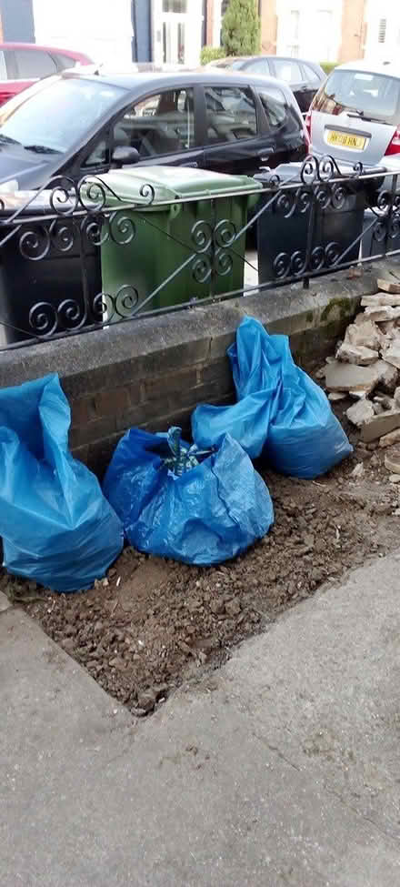 Photo of free soil (Portsmouth ..PO2 area) #1