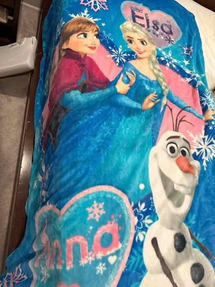 Photo of free ‘Frozen’ Fleece blanket (South Brunswick NJ (08852)) #1