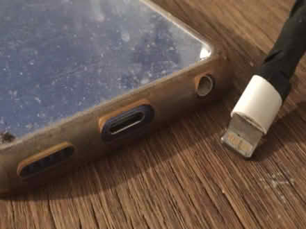 Photo of Apple phone charger (Diss IP22) #1
