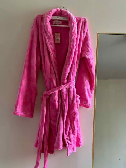 Photo of free Brand new bathrobe (11377) #1
