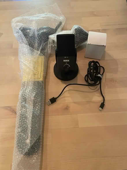 Photo of free Rode microphone, adjustable station (San Venetia) #1