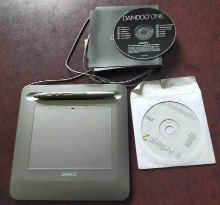Photo of free Wacom Bamboo One Graphics Tablet and Pen (Prittlewell SS2) #1